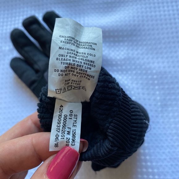 UNDER ARMOUR STORM FLEECE GLOVES Youth BOYS', size S/M - Picture 7 of 8